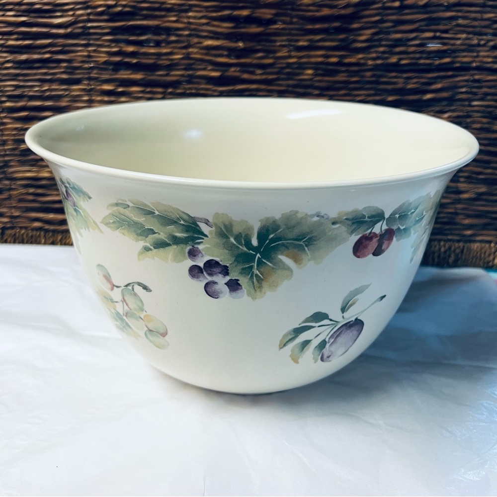 Pfaltzgraff Jamberry Large 6 Quart Mixing Bowl - Discontinued